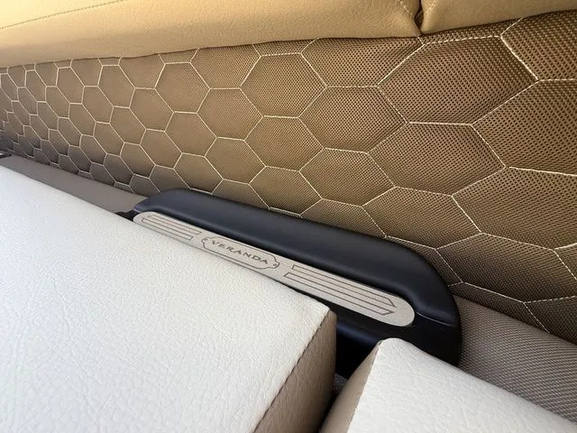 Slide: The Image of Veranda VR265VL 2026 - 14