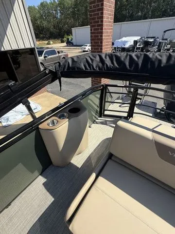 Slide: The Image of Veranda VR265VL 2026 - 9