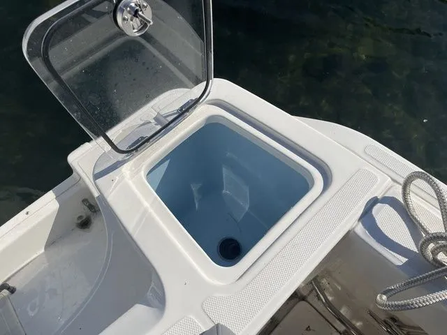 Slide: The Image of Boston Whaler 230 Outrage 2024 - 14