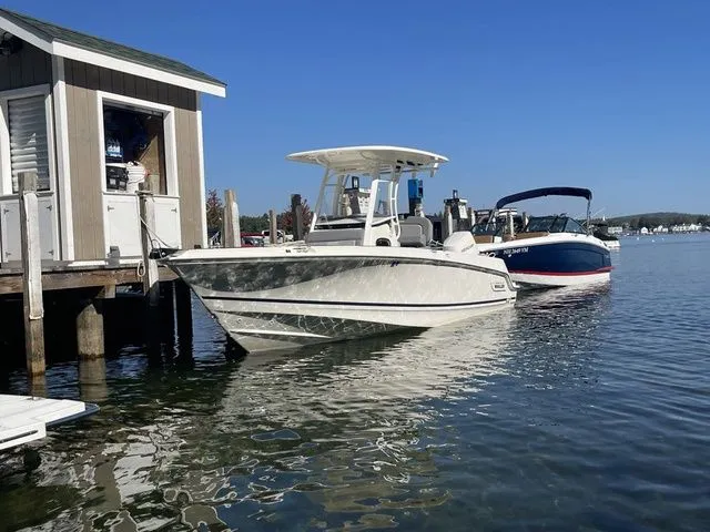 Slide: The Image of Boston Whaler 230 Outrage 2024 - 3