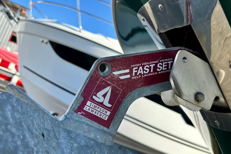 Slide: The Image of Simpson Lawrence anchor on 2002 Chris-Craft Launch 28 boat, showcasing fast set feature. - 22