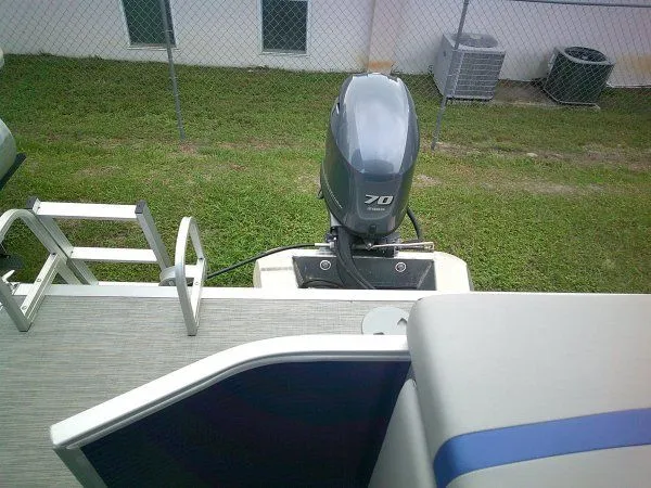 Slide: The Image of Bennington 20 SLX 2022 - 5