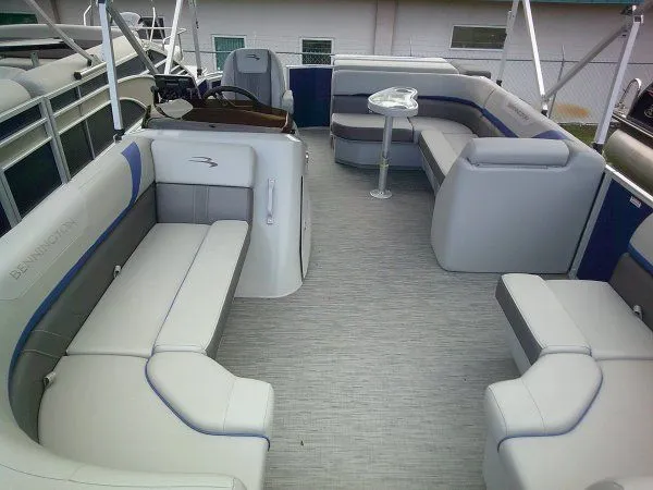 Slide: The Image of Bennington 20 SLX 2022 - 7