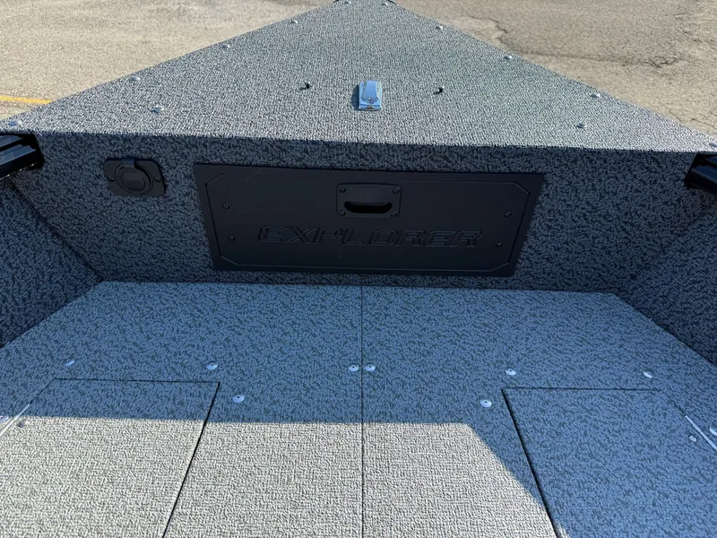 Slide: The Image of Lund 1800 Explorer Sport 2026 - 11