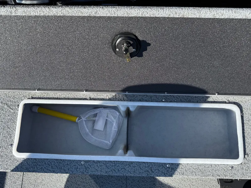 Slide: The Image of Lund 1800 Explorer Sport 2026 - 13