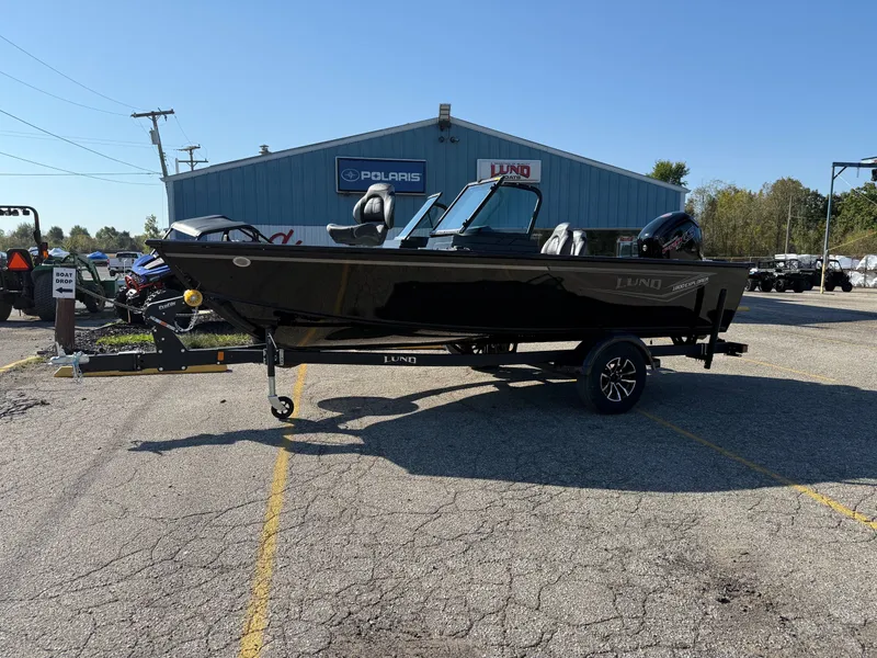 Slide: The Image of Lund 1800 Explorer Sport 2026 - 7