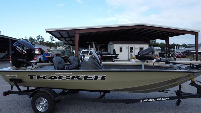 Slide: The Image of Tracker Pro Team 175 TF 2026 - 7