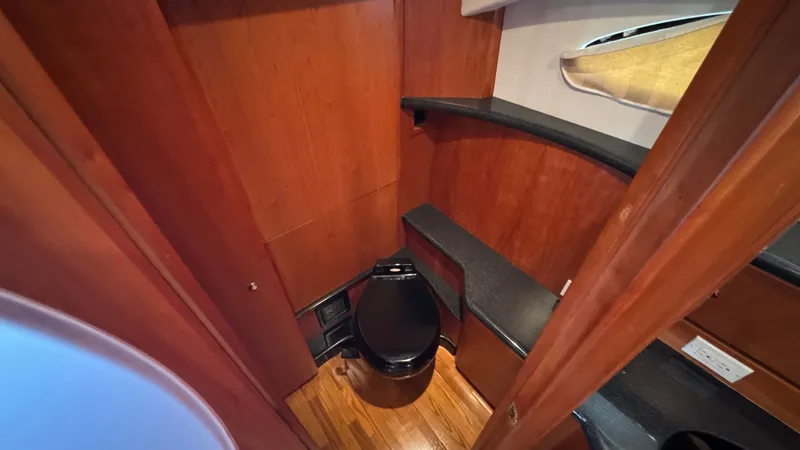 Slide: The Image of Owner's Ensuite Head - 16