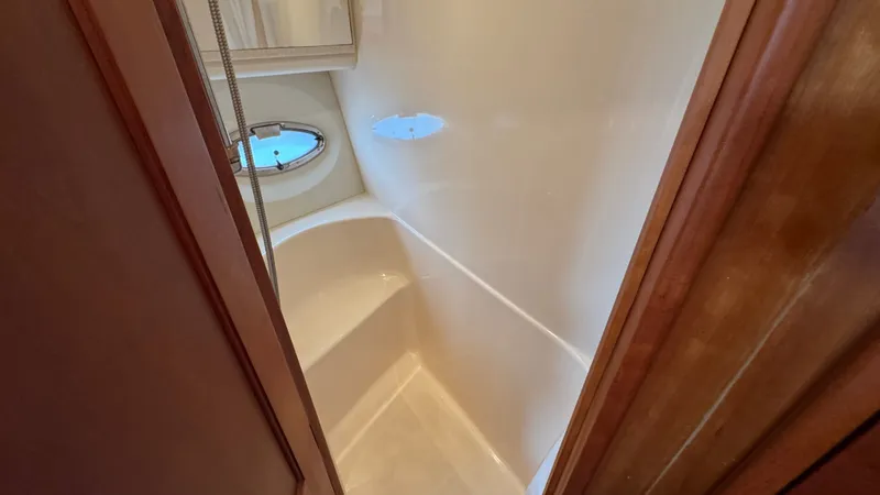 Slide: The Image of VIP Ensuite Shower - 35