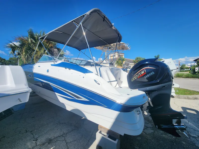 Slide: The Image of Hurricane 2400 SD 2021 - 3