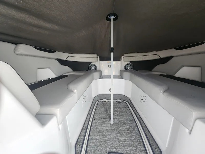 Slide: The Image of Hurricane 2400 SD 2021 - 7