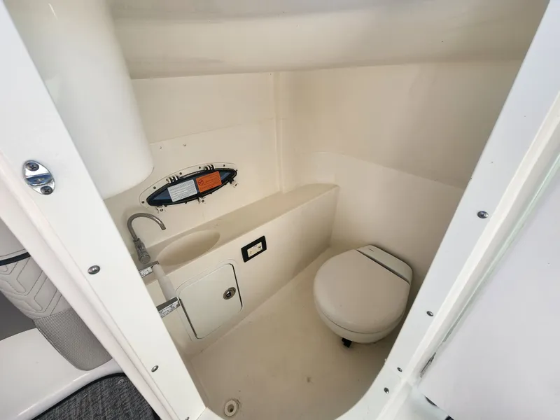 Slide: The Image of Hurricane 2400 SD 2021 - 8