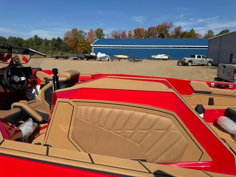 Slide: The Image of Nautique Ski Closed Bow 2026 - 13