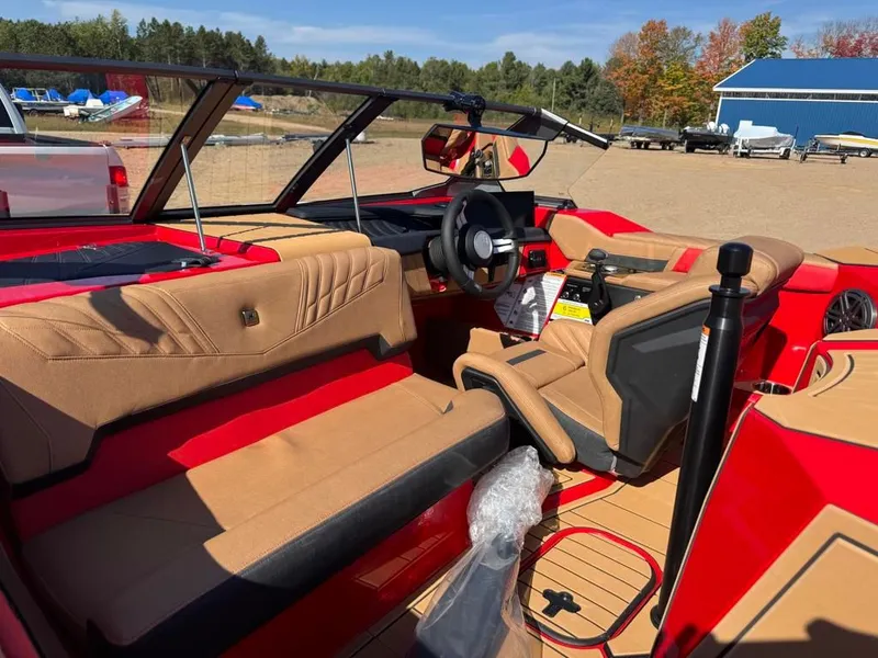 Slide: The Image of Nautique Ski Closed Bow 2026 - 7