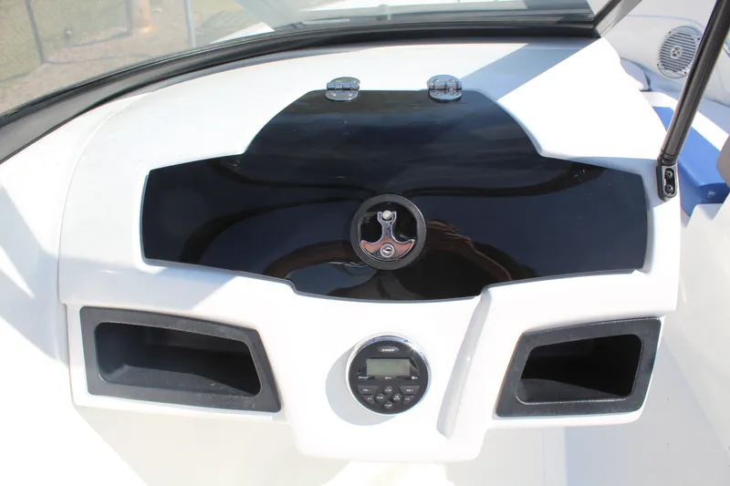 Slide: The Image of Tracker TF 550 2017 - 11