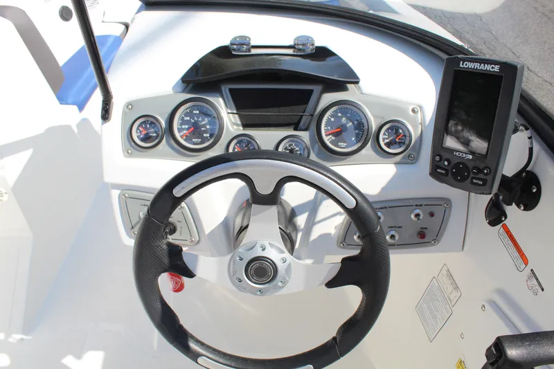 Slide: The Image of Tracker TF 550 2017 - 8