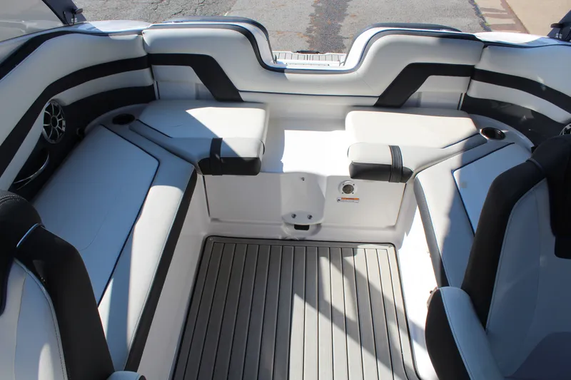 Slide: The Image of Yamaha 242 SE 2020 - 13