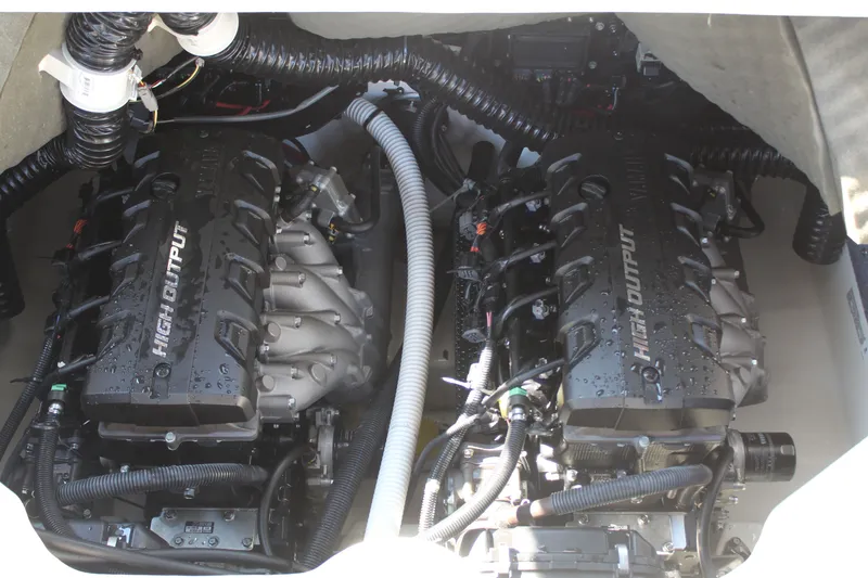 Slide: The Image of Yamaha 242 SE 2020 - 19