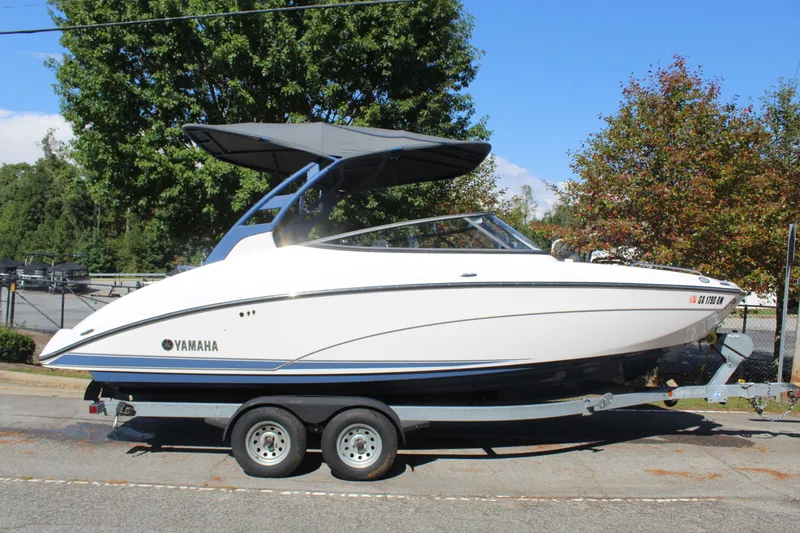 Slide: The Image of Yamaha 242 SE 2020 - 6