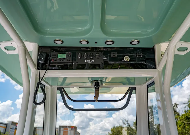 Slide: The Image of Sea Hunt Ultra 239 2026 - 13