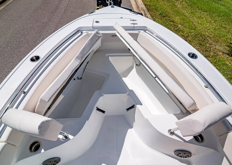 Slide: The Image of Sea Hunt Ultra 219 2026 - 27