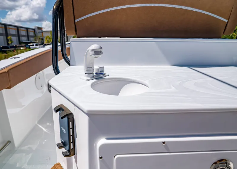 Slide: The Image of Sea Hunt Ultra 275 SE 2026 - 15