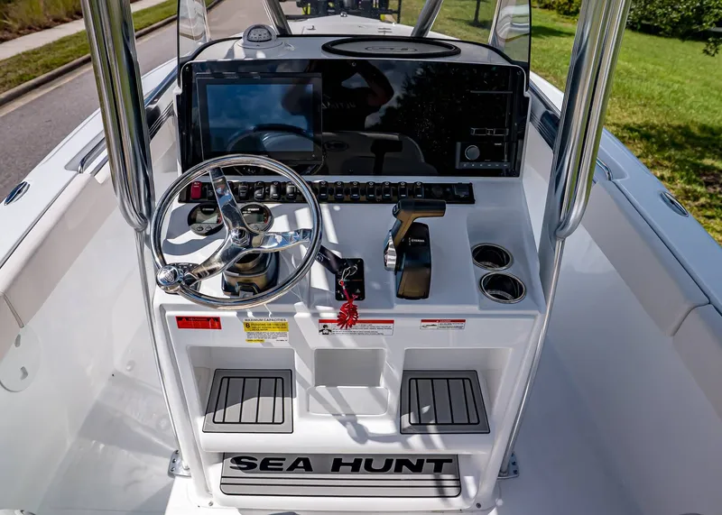 Slide: The Image of Sea Hunt Ultra 219 2026 - 9