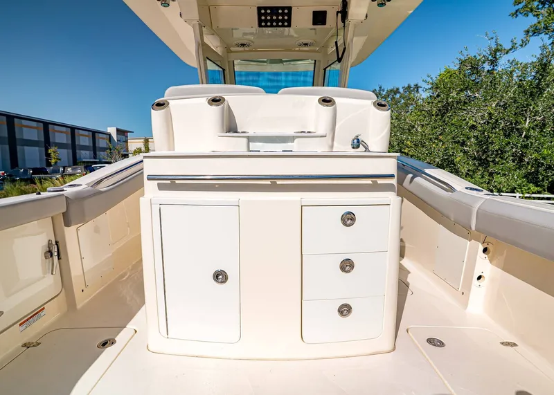 Slide: The Image of Scout 305 LXF 2023 - 10