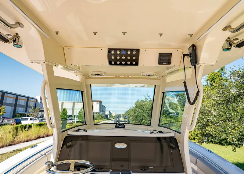 Slide: The Image of Scout 305 LXF 2023 - 14