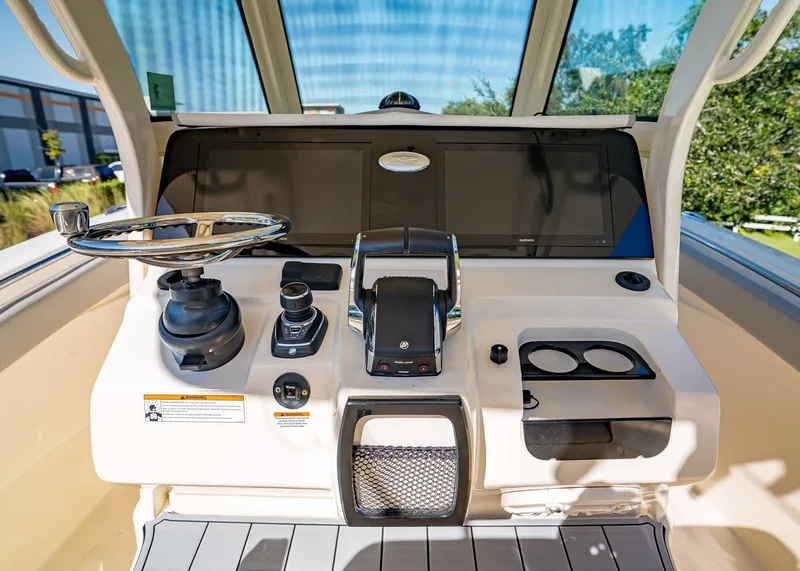 Slide: The Image of Scout 305 LXF 2023 - 15