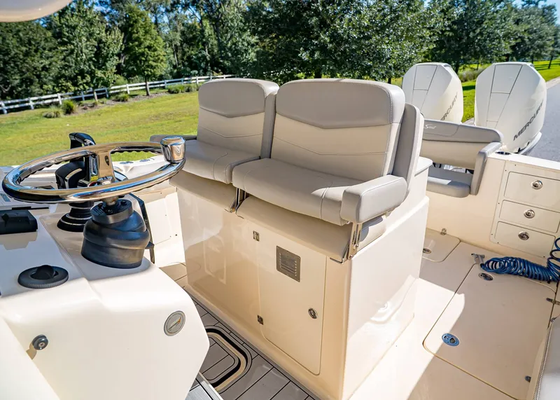 Slide: The Image of Scout 305 LXF 2023 - 17