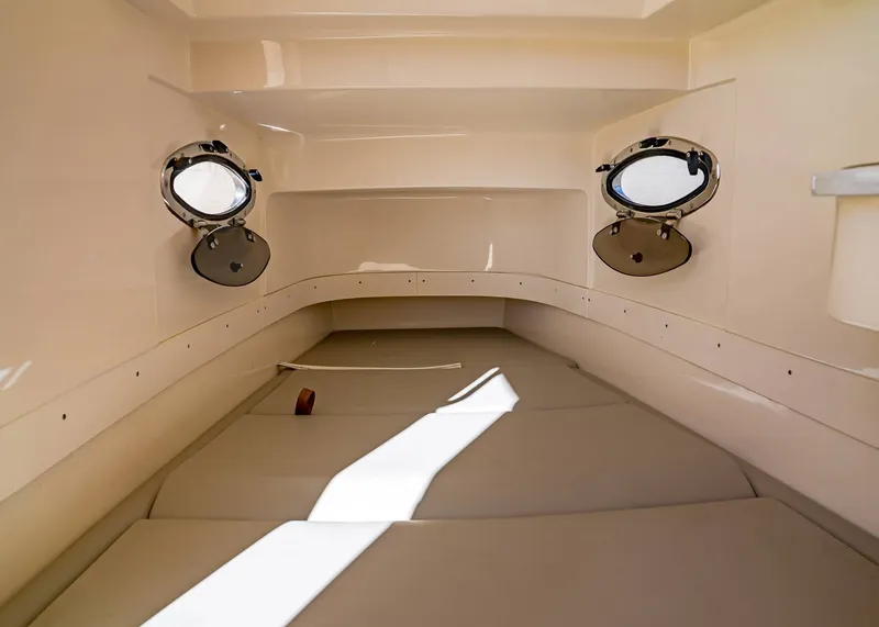 Slide: The Image of Scout 305 LXF 2023 - 18