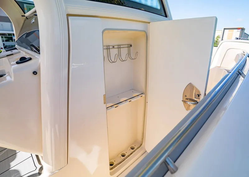 Slide: The Image of Scout 305 LXF 2023 - 20