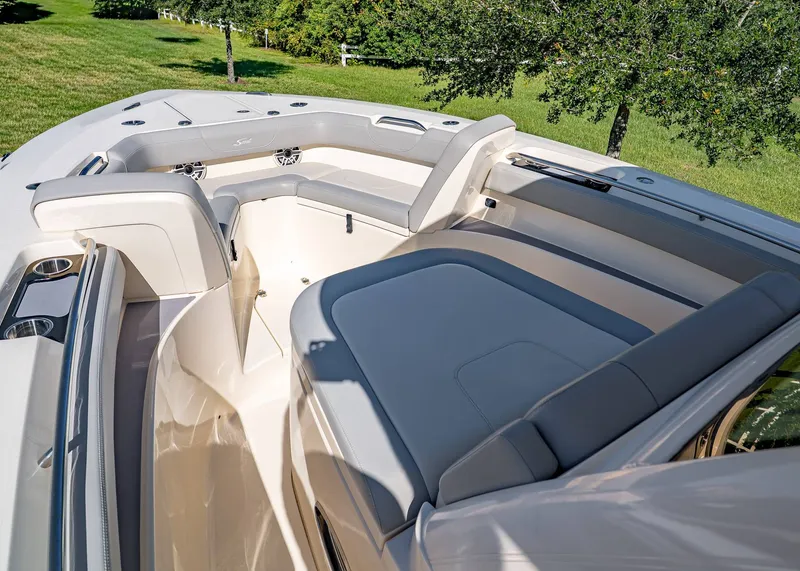 Slide: The Image of Scout 305 LXF 2023 - 24