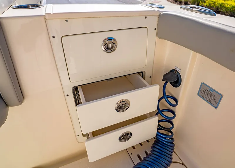 Slide: The Image of Scout 305 LXF 2023 - 7