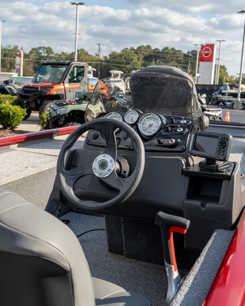 Slide: The Image of Tracker Pro 170 2023 - 11