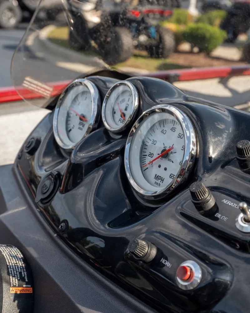 Slide: The Image of Tracker Pro 170 2023 - 12