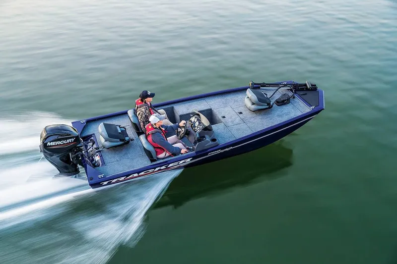 Slide: The Image of Tracker Pro 170 2023 - 8