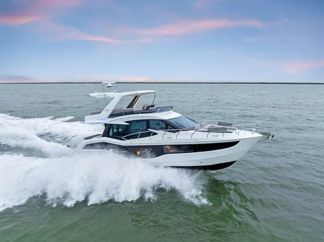 Slide: The Image of Galeon 500 Fly 2021 - 112