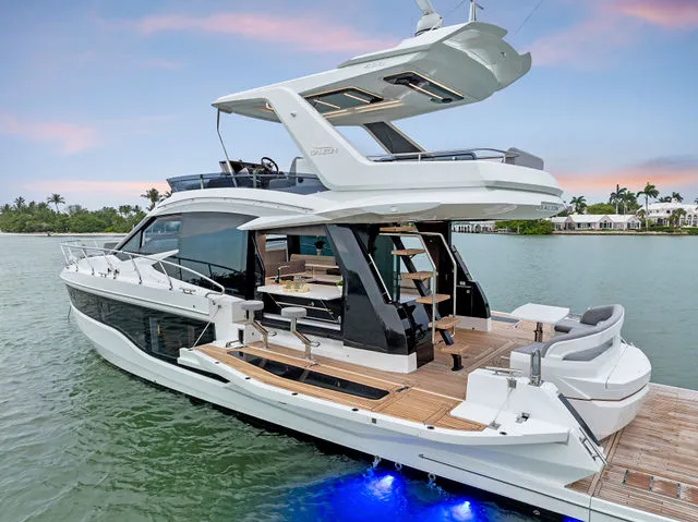 Slide: The Image of Galeon 500 Fly 2021 - 99