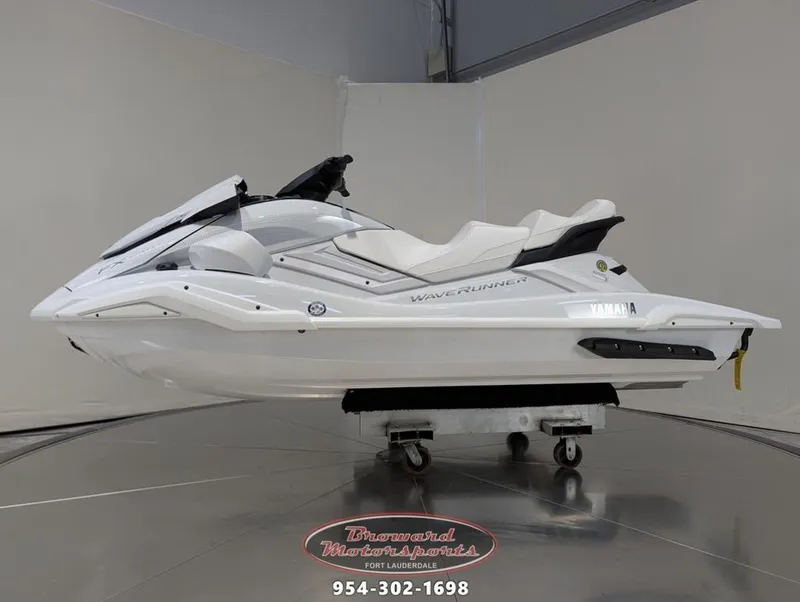 Slide: The Image of Yamaha FX Cruiser SVHO® 2026 - 4