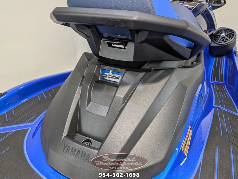 Slide: The Image of Yamaha VX Cruiser® 2026 - 10