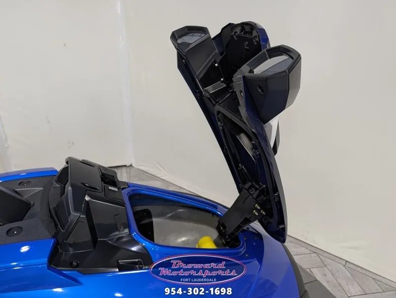 Slide: The Image of Yamaha VX Cruiser® 2026 - 15