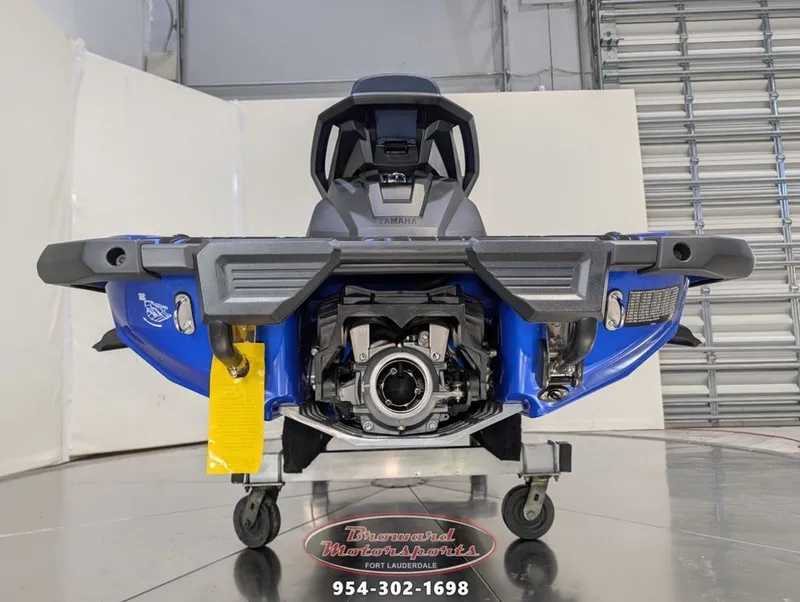 Slide: The Image of Yamaha VX Cruiser® 2026 - 8