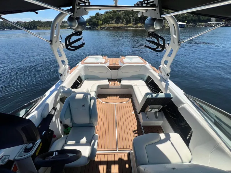 Slide: The Image of Correct Craft Super Air Nautique GS22 2019 - 21