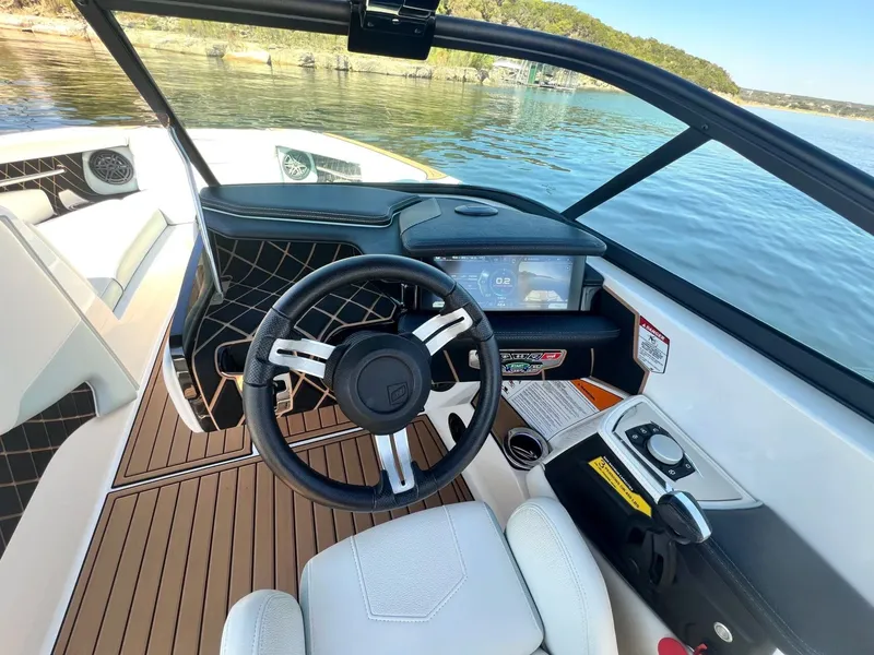 Slide: The Image of Correct Craft Super Air Nautique GS22 2019 - 29