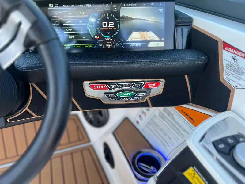 Slide: The Image of Correct Craft Super Air Nautique GS22 2019 - 31