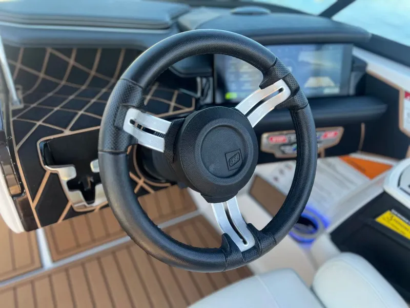 Slide: The Image of Correct Craft Super Air Nautique GS22 2019 - 33