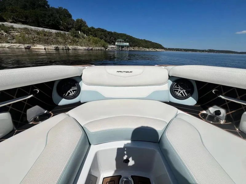 Slide: The Image of Correct Craft Super Air Nautique GS22 2019 - 37
