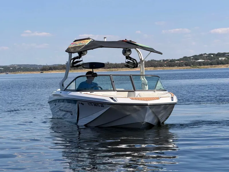 Slide: The Image of Correct Craft Super Air Nautique GS22 2019 - 4